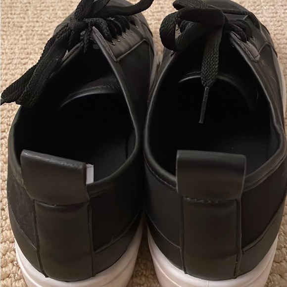 Steve Madden Sneaker - Picture 4 of 4
